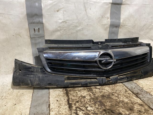 bontott OPEL VIVARO Hűtőrács