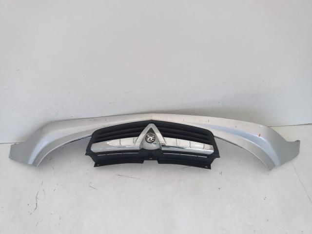 bontott OPEL VIVARO Hűtőrács