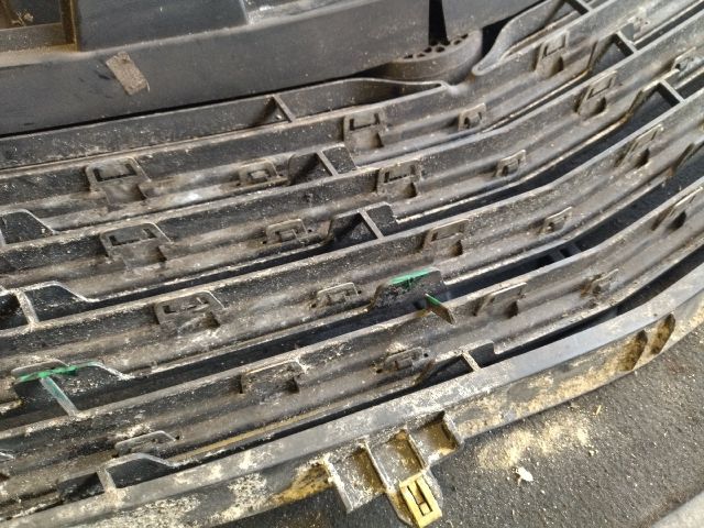 bontott OPEL VIVARO Hűtőrács