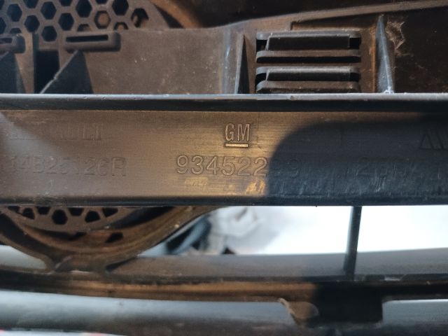 bontott OPEL VIVARO Hűtőrács