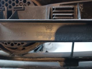 bontott OPEL VIVARO Hűtőrács