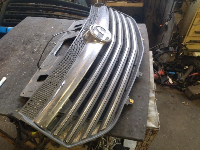 bontott OPEL VIVARO Hűtőrács