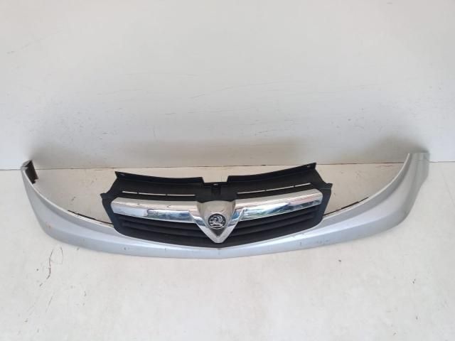 bontott OPEL VIVARO Hűtőrács