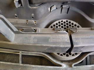 bontott OPEL VIVARO Hűtőrács