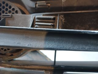 bontott OPEL VIVARO Hűtőrács