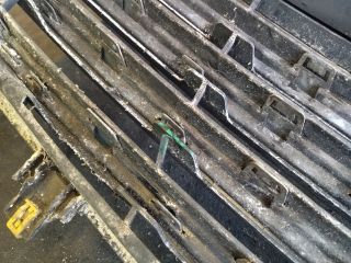 bontott OPEL VIVARO Hűtőrács