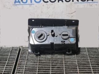 bontott OPEL VIVARO Jobb Alsó Hátsó Lámpa