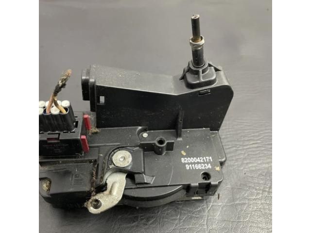 bontott OPEL VIVARO Jobb első Ajtózár