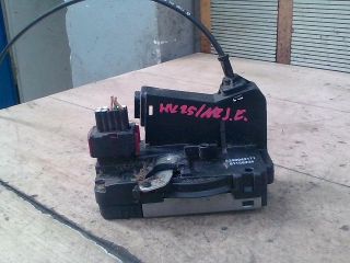 bontott OPEL VIVARO Jobb első Ajtózár