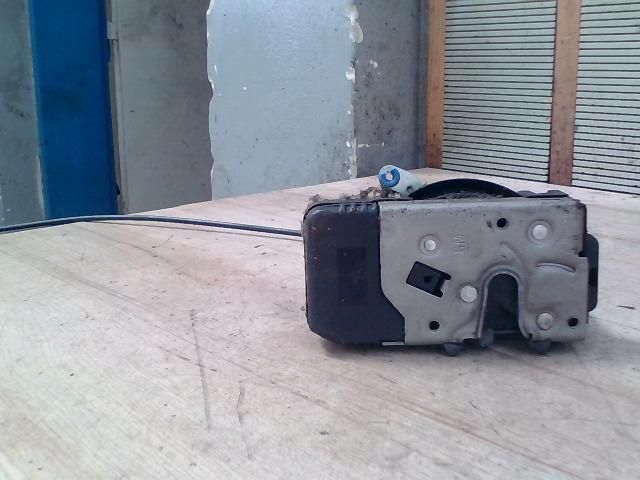 bontott OPEL VIVARO Jobb első Ajtózár