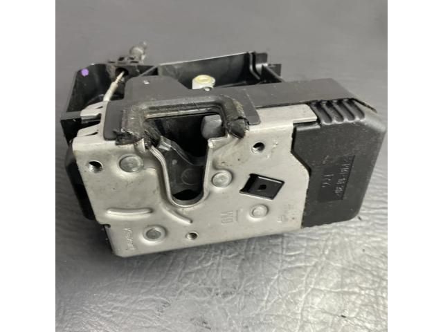 bontott OPEL VIVARO Jobb első Ajtózár