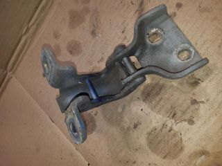 bontott OPEL VIVARO Jobb első Alsó Zsanér