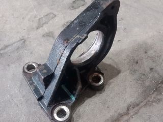 bontott OPEL VIVARO Jobb első Féltengely Tartó