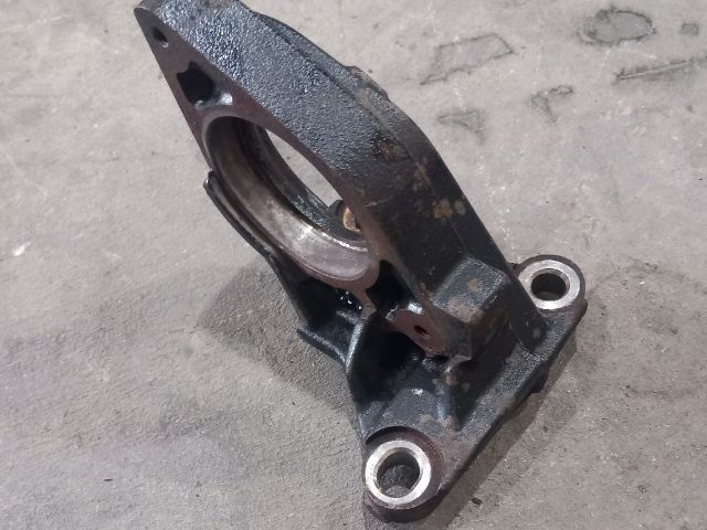 bontott OPEL VIVARO Jobb első Féltengely Tartó