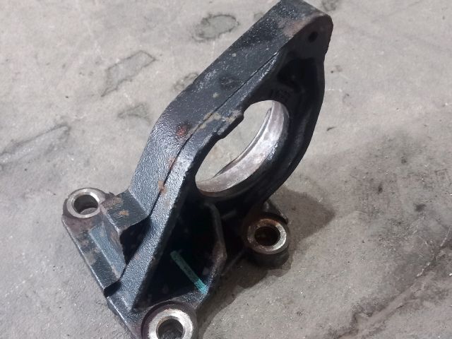 bontott OPEL VIVARO Jobb első Féltengely Tartó