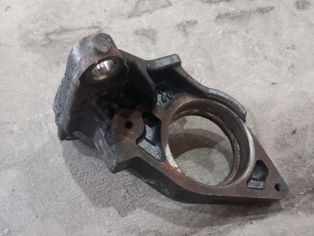 bontott OPEL VIVARO Jobb első Féltengely Tartó