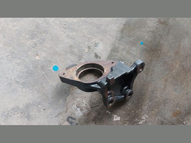 bontott OPEL VIVARO Jobb első Féltengely Tartó