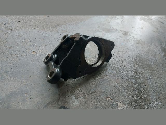 bontott OPEL VIVARO Jobb első Féltengely Tartó