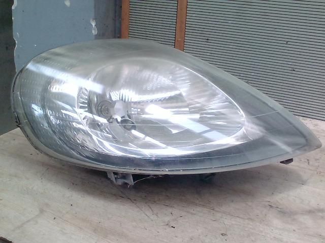 bontott OPEL VIVARO Jobb Fényszóró