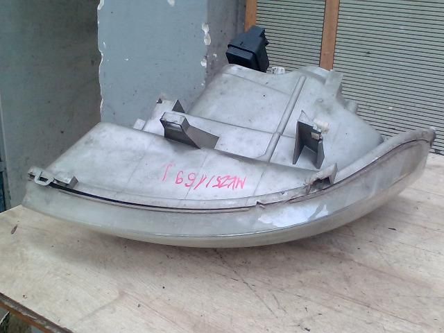 bontott OPEL VIVARO Jobb Fényszóró