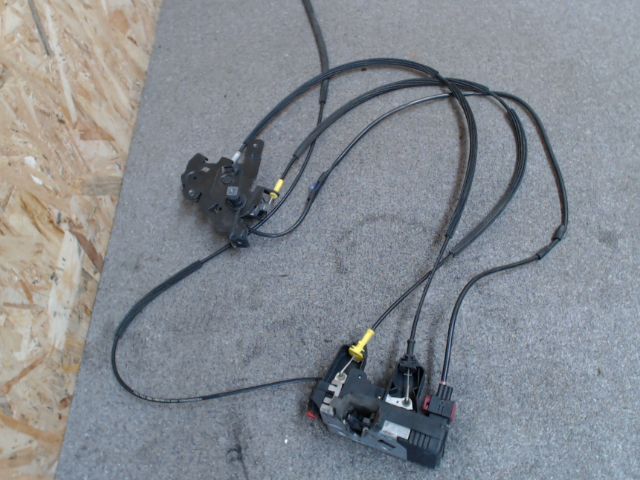 bontott OPEL VIVARO Jobb hátsó Ajtózár