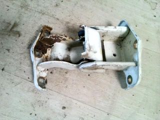 bontott OPEL VIVARO Jobb hátsó Alsó Zsanér