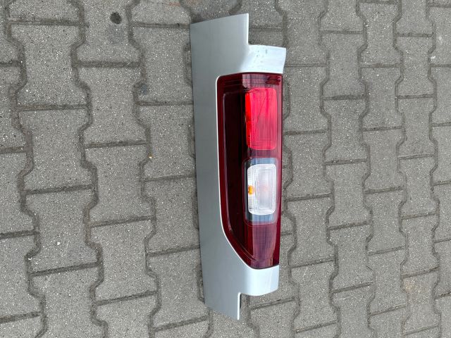 bontott OPEL VIVARO Jobb Hátsó Lámpa