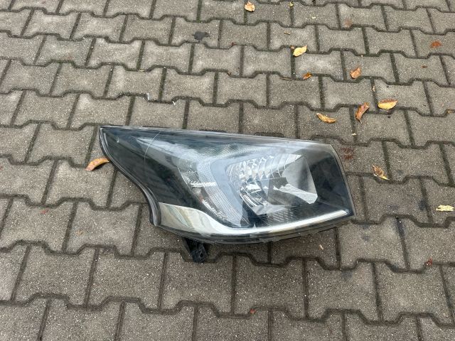 bontott OPEL VIVARO Jobb Ledes Fényszóró
