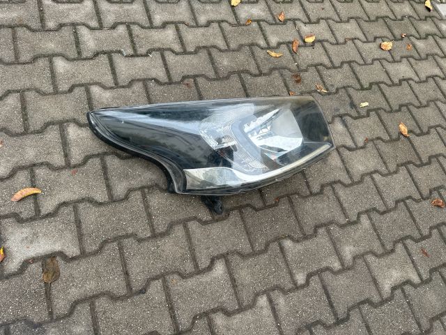 bontott OPEL VIVARO Jobb Ledes Fényszóró