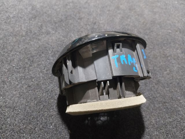 bontott OPEL VIVARO Jobb Szellőző