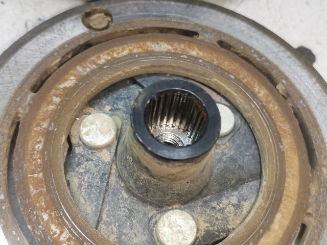 bontott OPEL VIVARO Klímakompresszor Szíjtárcsa