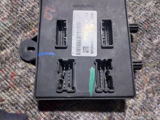 bontott OPEL VIVARO Komfort Elektronika