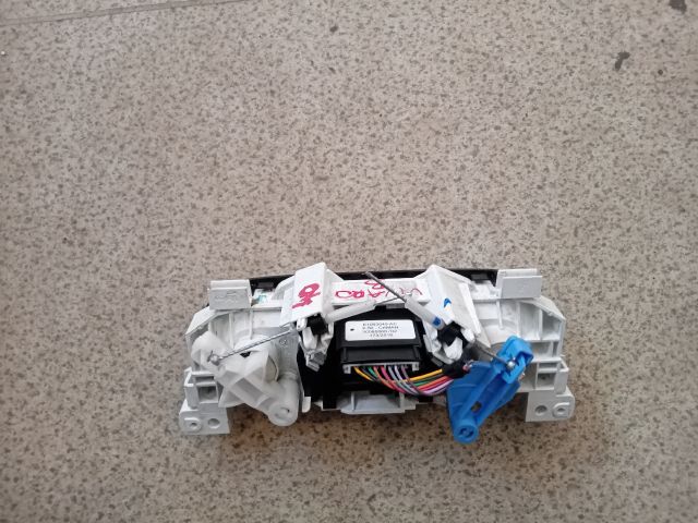 bontott OPEL VIVARO Középkonzol Vezérlő Panel