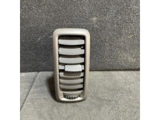 bontott OPEL VIVARO Középső Szellőző