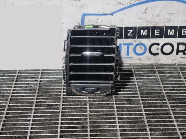 bontott OPEL VIVARO Középső Szellőző