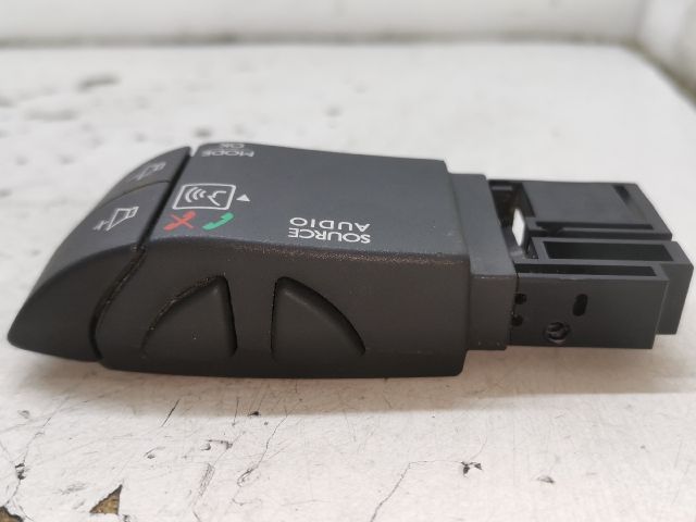 bontott OPEL VIVARO Multimédia Vezérlő