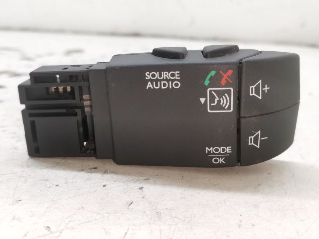 bontott OPEL VIVARO Multimédia Vezérlő