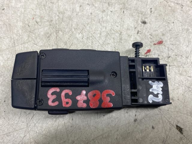 bontott OPEL VIVARO Rádió / CD Kapcsoló