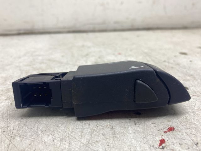 bontott OPEL VIVARO Rádió / CD Kapcsoló