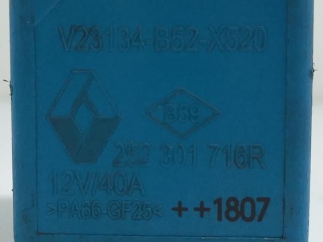 bontott OPEL VIVARO Relé