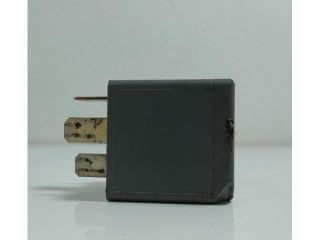 bontott OPEL VIVARO Relé