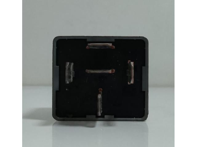 bontott OPEL VIVARO Relé