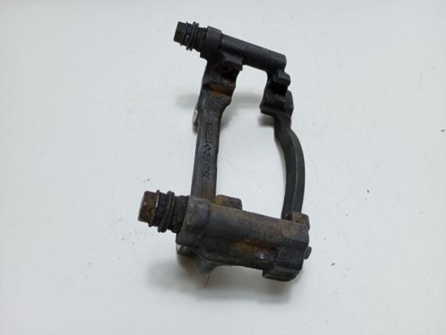 bontott OPEL VIVARO Tartó Bak