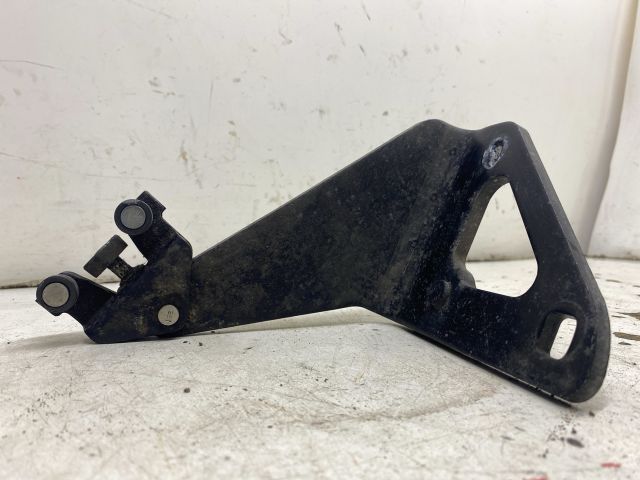 bontott OPEL VIVARO Tolóajtó Sín Görgő