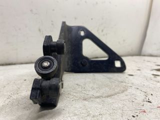 bontott OPEL VIVARO Tolóajtó Sín Görgő