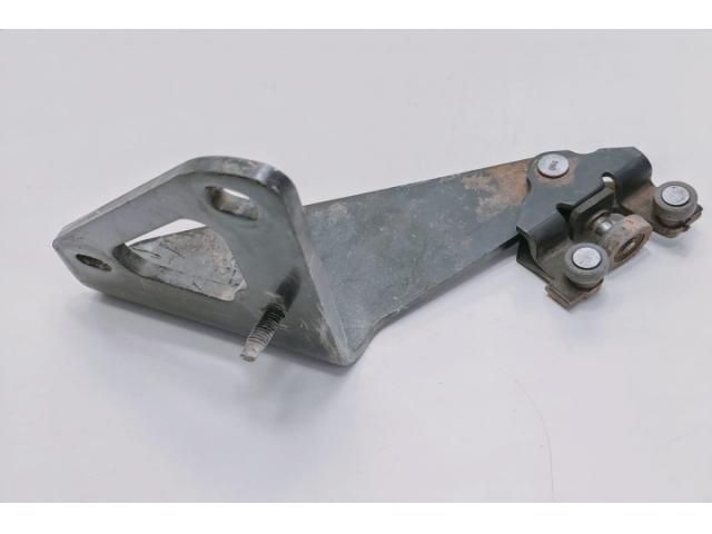 bontott OPEL VIVARO Tolóajtó Sín Görgő