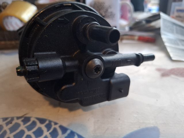 bontott OPEL VIVARO Üzemanyagszűrő Ház