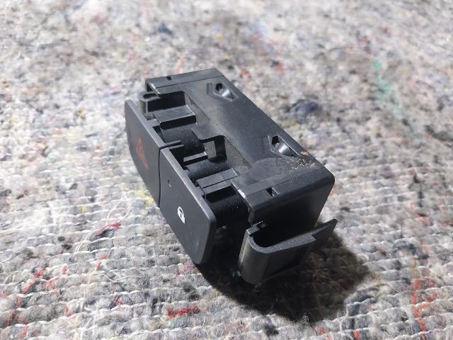 bontott OPEL VIVARO Vészvillogó Kapcsoló