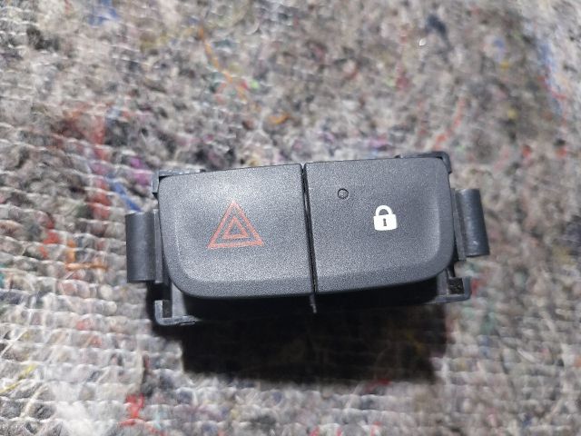 bontott OPEL VIVARO Vészvillogó Kapcsoló