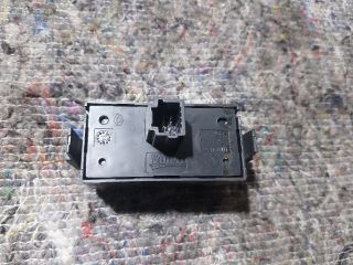 bontott OPEL VIVARO Vészvillogó Kapcsoló